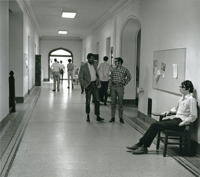 Students in the ARH, late 1960s. Ernie Rose, ‘71, standing left; Timothy Dartshorne, ‘71, sitting. Rose was an active member of CBS.